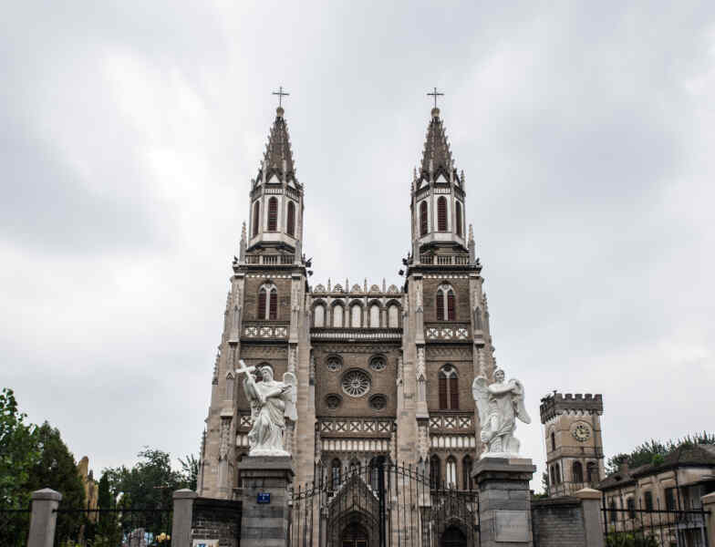 Catedral vista de lejos - Viajes turísticos por Barcelona