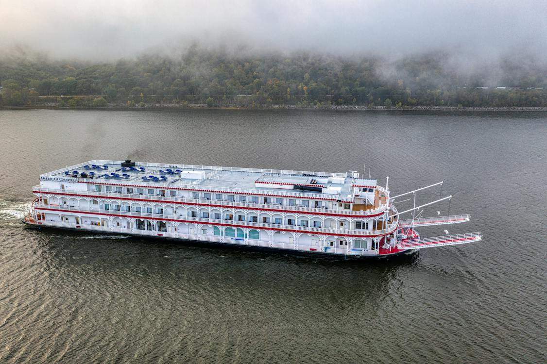 Haz felices a tus clientes con el bono crucero en Sevilla