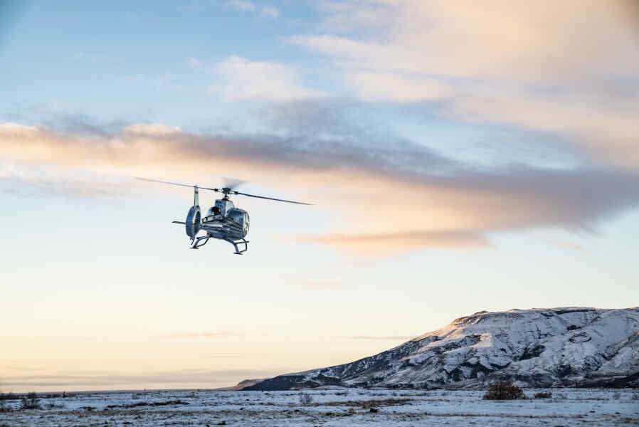 Eleva tus regalos corporativos con vuelos en helicóptero